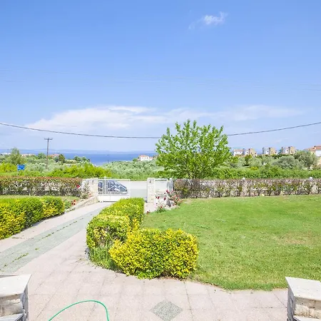 Deluxe Holiday home Afytos